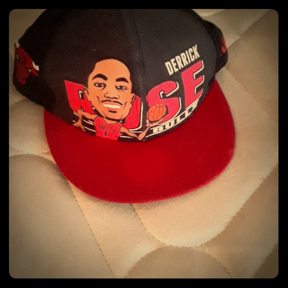 Derrick  bull's  hat